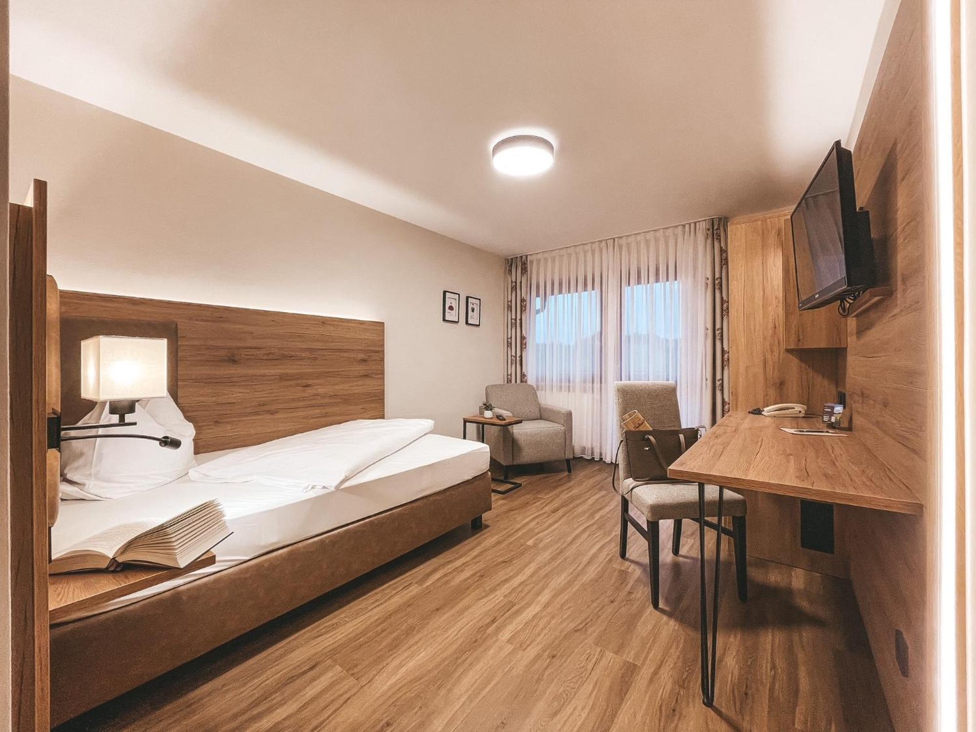 Hotel Badischer Hof Биберах Экстерьер фото